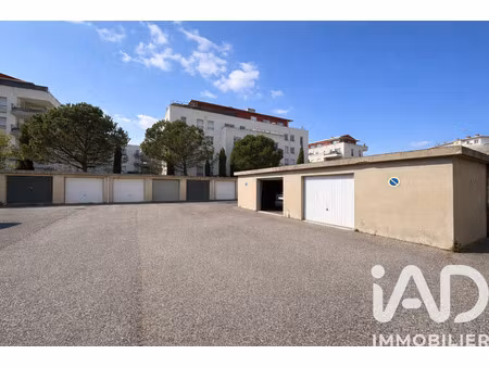 vente garage undefined m²