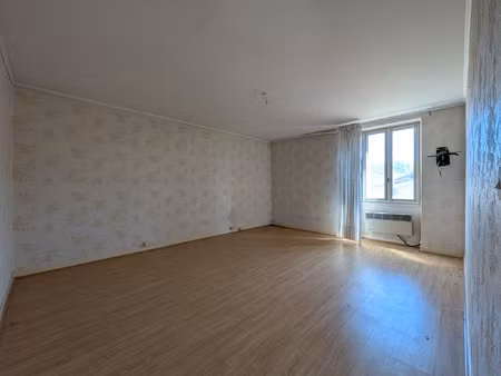appartement 71 m2 à rénover hameau de bancel