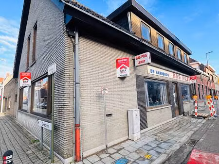 commercieel te koop in wevelgem met 4 slaapkamers