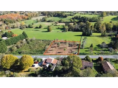 terrain à bâtir avec permis de construire intégral. excellent emplacement