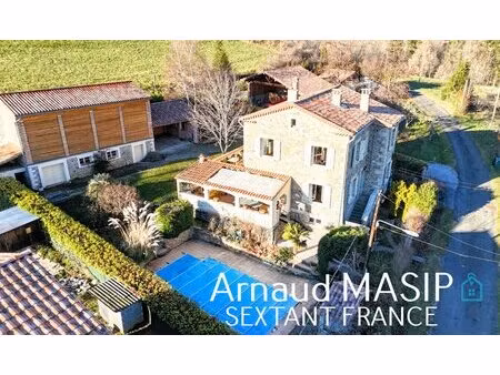 maison de caractere 189m² hab  piscine  terraces  grand jardin  grange a amenager 140m²