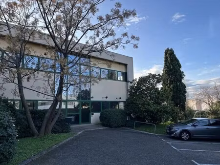vente local d'activités 600 m²