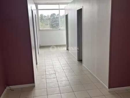 location bureaux 73 m²