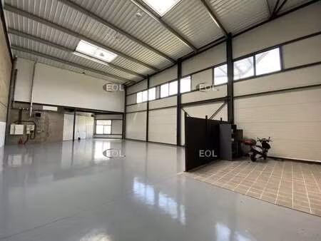location entrepôt saint cyr l ecole 78210 412m²