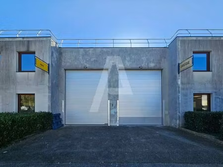 location local d'activités 443 m² à 890 m²