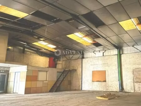 location local d'activités 335 m²