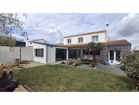 vente maison 6 pièces  185.00m²  saint