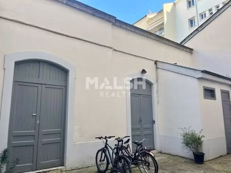 location commerce 298 m²