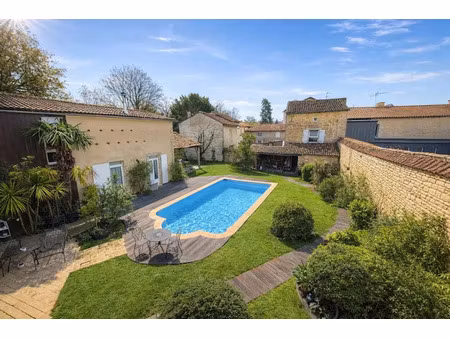 vente propriété 10 pièces 245 m² à neuville-de-poitou (86170)  389 000 €