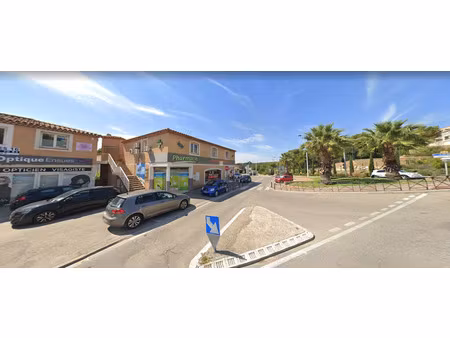 location local commercial 1 pièces 27m2 ensuès-la-redonne 13820 - 860 € - surface privée