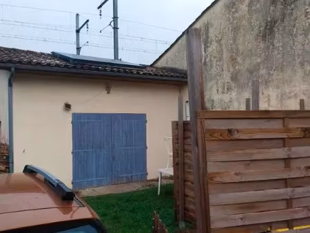 location appartement 2 pièces 80 m² à mongauzy (33190)