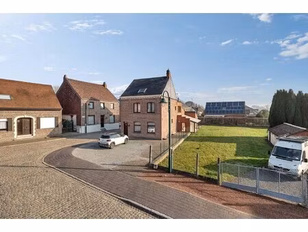 projectgrond in het hart van strijtem