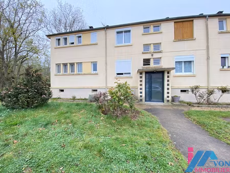 vendu loué à la rochette  appartement avec balcon de 64m2  