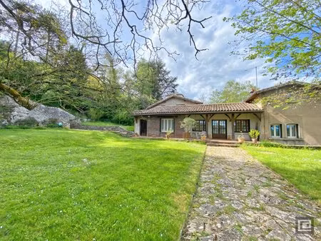 la bergerie des horizons - une maison posée en surplomb  en dialogue permanent avec la...