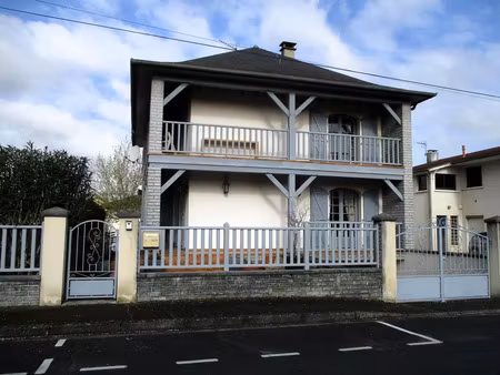 vente maison 5 pièces 121m2 tarbes 65000 - 231500 € - surface privée