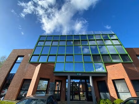 location local professionnel 87m²