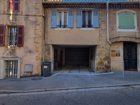 location parking 12 m² à salon-de-provence (13300)  60 €