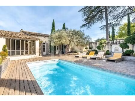 exclusivité. élégante maison de caractère au cœur du luberon.