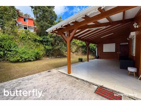 location meublée maison 4 pièces 110 m² à morne a l'eau (97111)  1 180 €