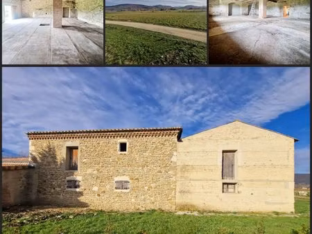 corps de ferme brut de plus de 378 m² sur 721 m² de terrain