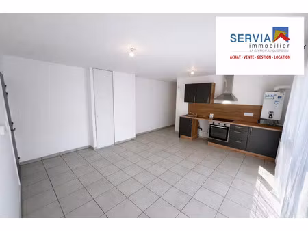 location appartement 3 pièces à ergué-gabéric (29500) : à louer 3 pièces / 58m² ergué-gabé