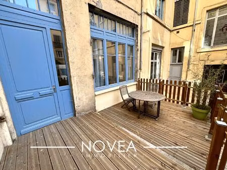 maison sur le quai saint vincent