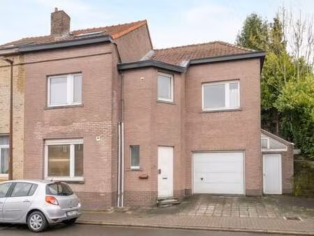 grande maison à rénover avec jardin & 2 garages