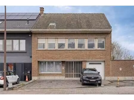 spacieuse maison de 4 chambres à huizingen