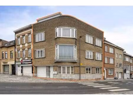 immeuble de rapport unique avec garage à strombeek-bever