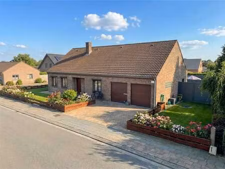 maison unifamiliale  5a 37ca  dans un quartier résidentiel!