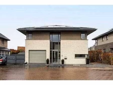 villa prête à emménager avec un sous-sol polyvalent