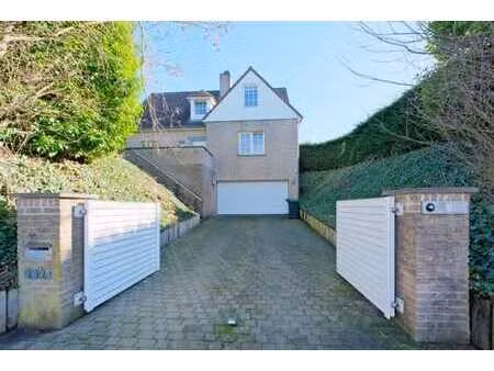 villa 4 chambres + bureau et piscine