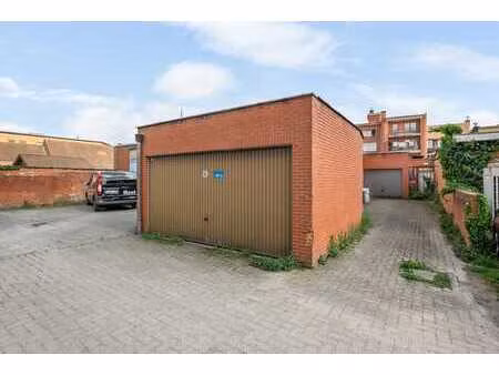 ideaal gelegen garagebox in hartje brasschaat