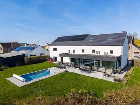 spacieuse villa rénovée avec espace professionnel