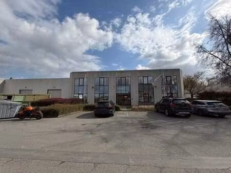 à louer entrepôt + bureaux malines