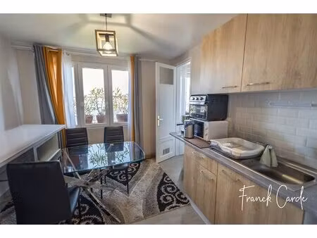 à vendre appartement 3 pièces rénové avec balcon  garage