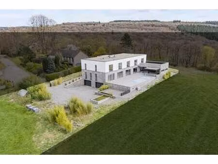 villa de standing avec cadre idyllique