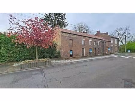 lot de 3 maisons et 2 terrains en zone d'habitat