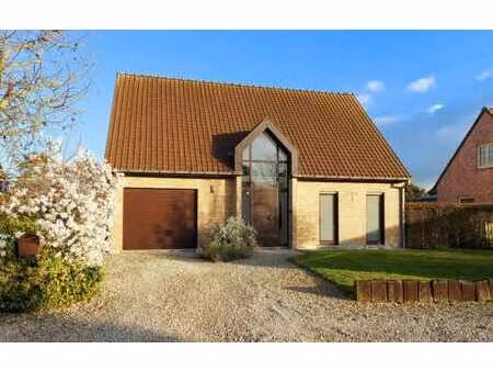 belle villa avec garage et jardin