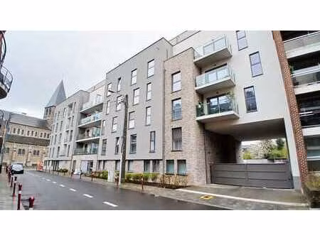 superbe studio terrasse s/o