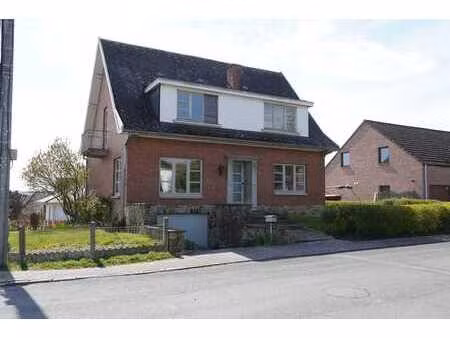 villa dans quartier résidentiel