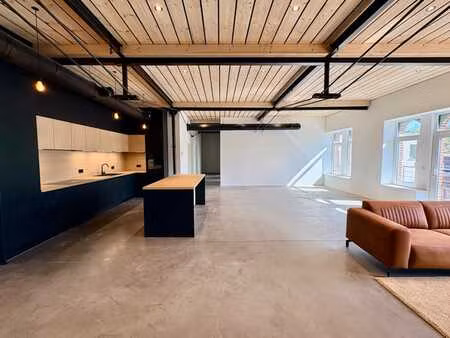 loft spacieux 211 m²  2 chambres  terrasse 15 m²  peb a