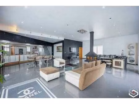 3 gites renoves + 1 gite - elec ok - mobilier inclus - peb b