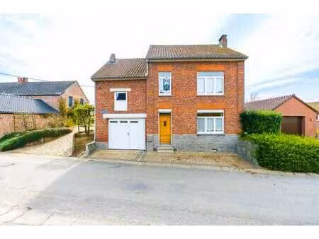 maison de village 3 façades – cachet et potentiel à thisnes