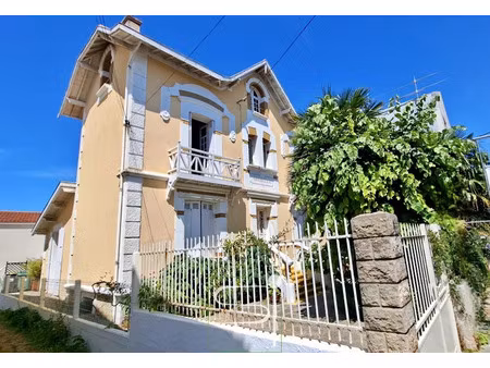 vente maison 9 pièces 158 m² à saint-georges-de-didonne (17110)  597 000 €