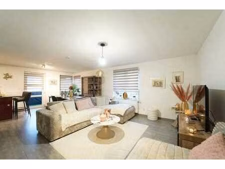 très bel appartement 2ch. avec terrasse et garage