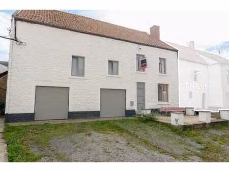 spacieuse maison 5 ch renovée à falaën !