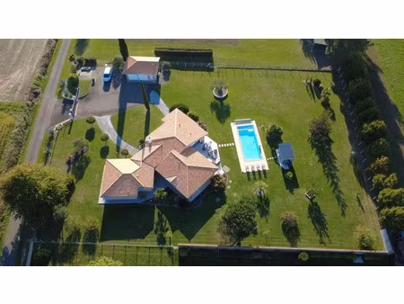vente maison 6 pièces 203 m² à aire-sur-l'adour (40800)  618 000 €