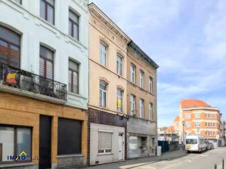 maison polyvalente avec potentiel  idéalement située !