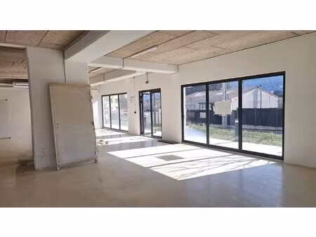local commercial 113 m² – le beausset – fort potentiel